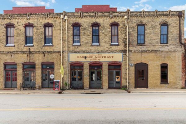 707 Chestnut St, Bastrop