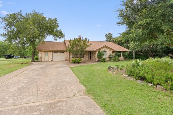 605 Oak Crest Ln, Georgetown