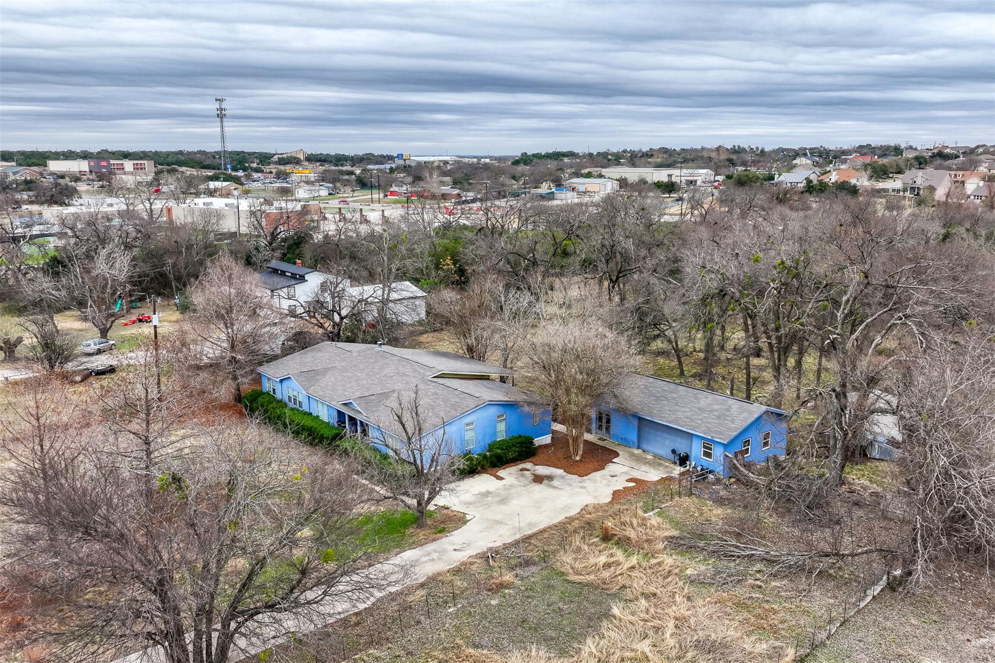 408 Horseshoe Dr, Leander