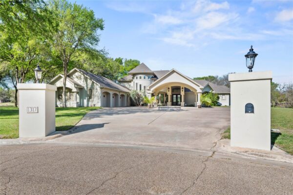 1317 Jack Nicklaus Cir, Salado