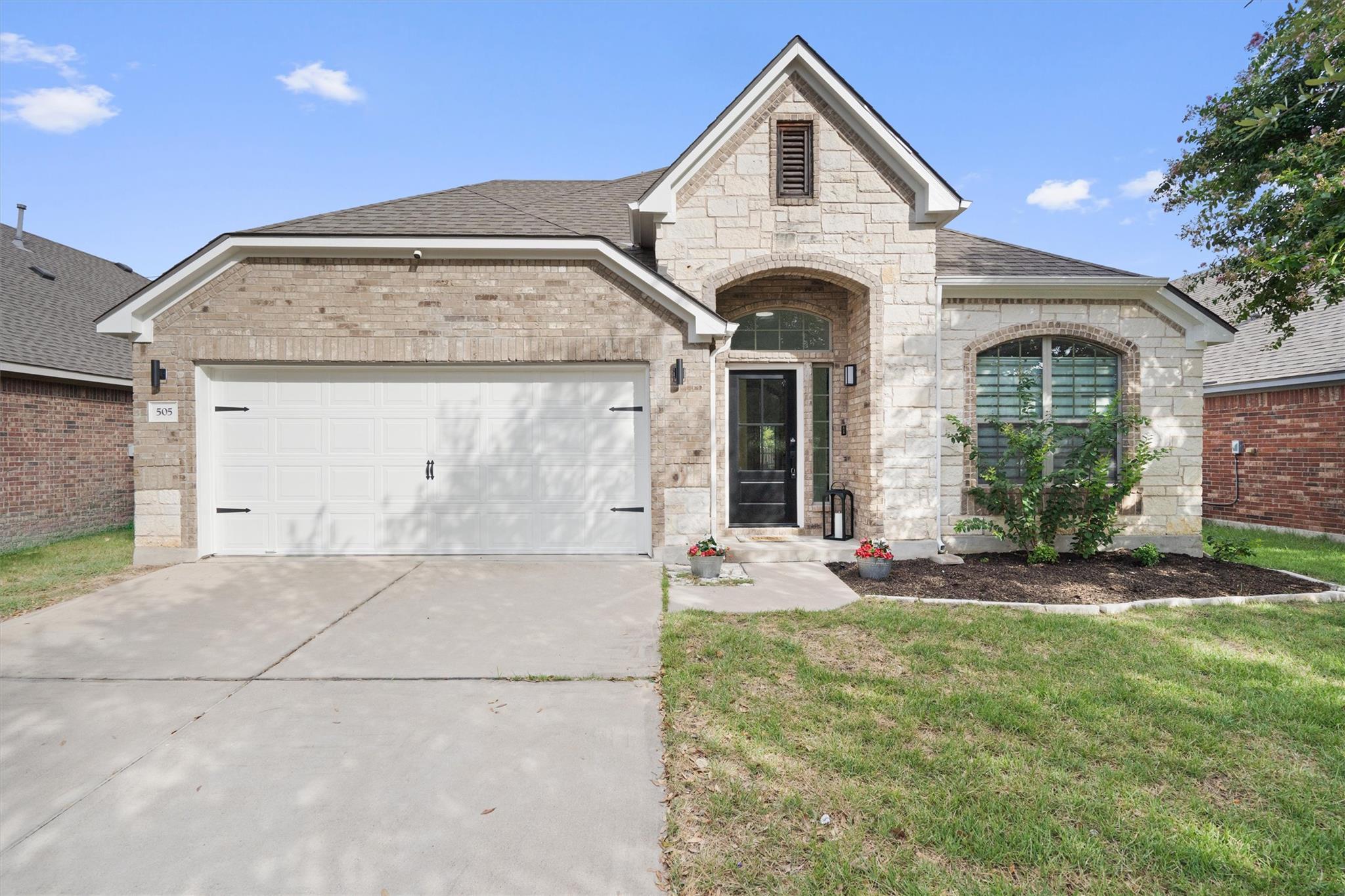 505 Bluehaw Dr, Georgetown, TX 78628