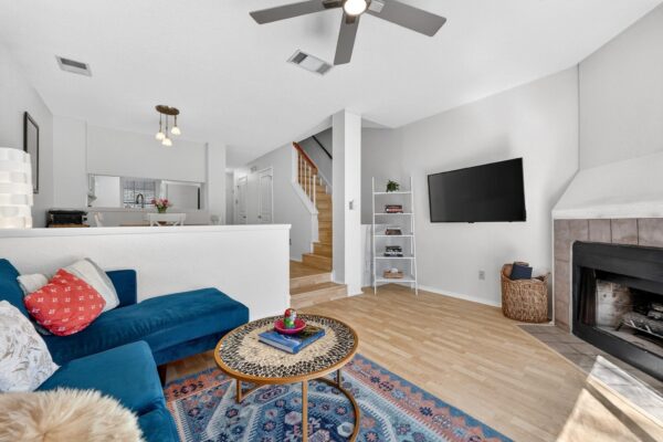 1411 Gracy Farms Ln #118, Austin
