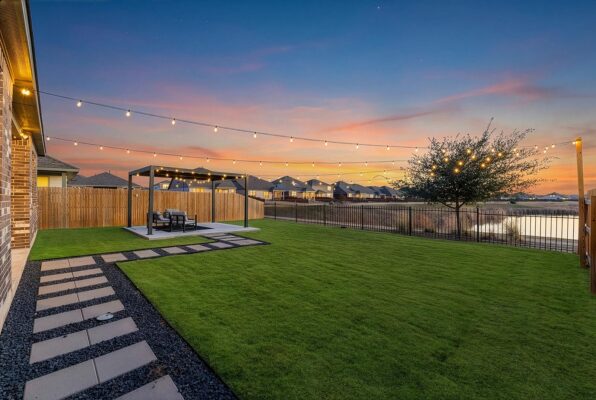 13117 Lapoynor St, Manor