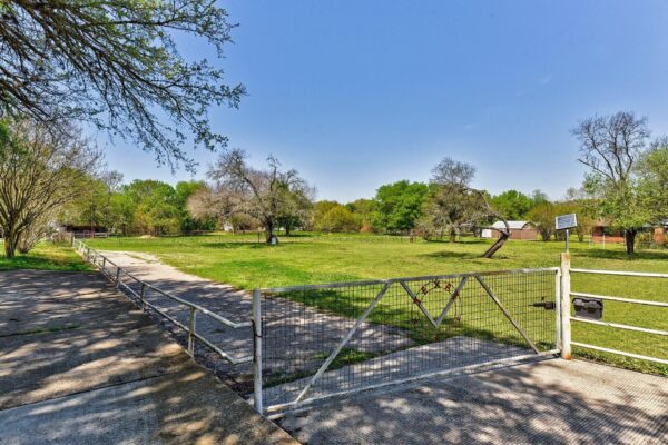 20 Pillow Rd, Sunset Valley