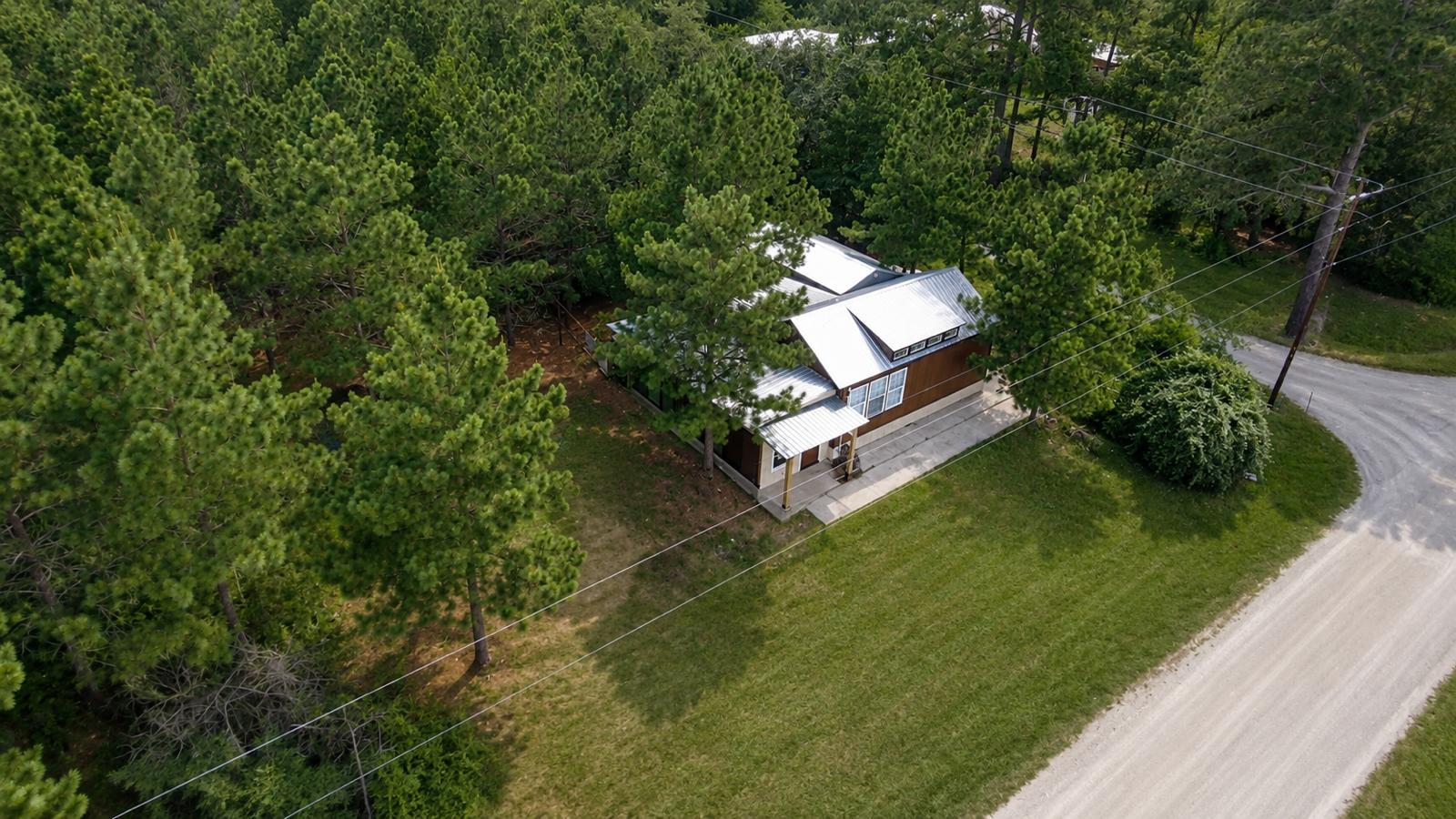 259 Pinehill Dr, Bastrop, TX 78602