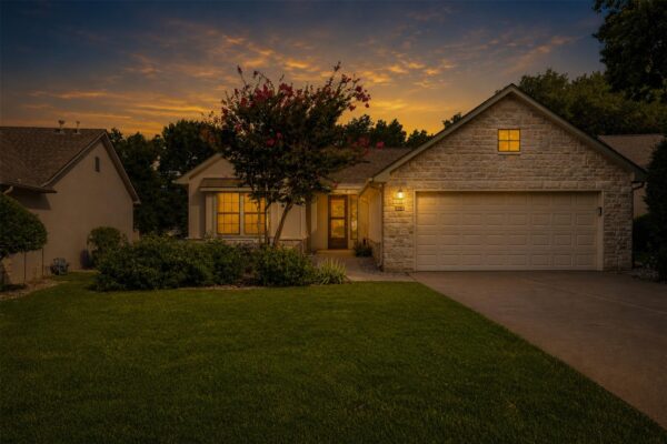 113 Larkspur Ln, Georgetown