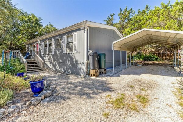 100 Cowpoke Cir, Wimberley