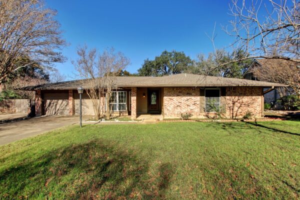 2306 Forest Bend Dr, Austin