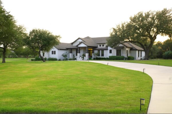120 Woodland Hills Dr, Georgetown