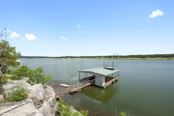 20926 W Lakeshore Dr, Spicewood