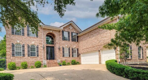 14 TORRINGTON Ln, The Hills