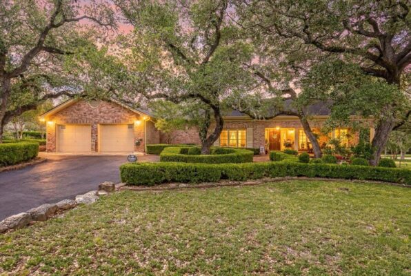 50 Brookmeadow Dr, Wimberley