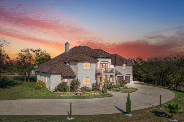 104 Spring Valley St, Hutto