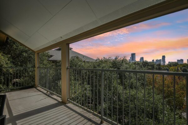 1910 Robbins Pl #301, Austin