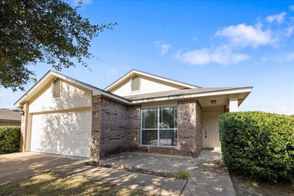 1118 Remington Dr, Leander