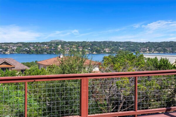330 Southwind Rd, Point Venture