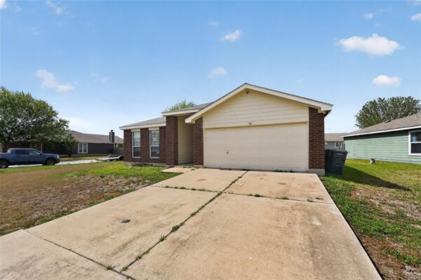 152 Eagle Dr, Luling