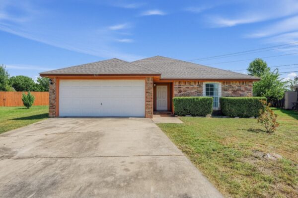 823 Ruby Ct, Jarrell