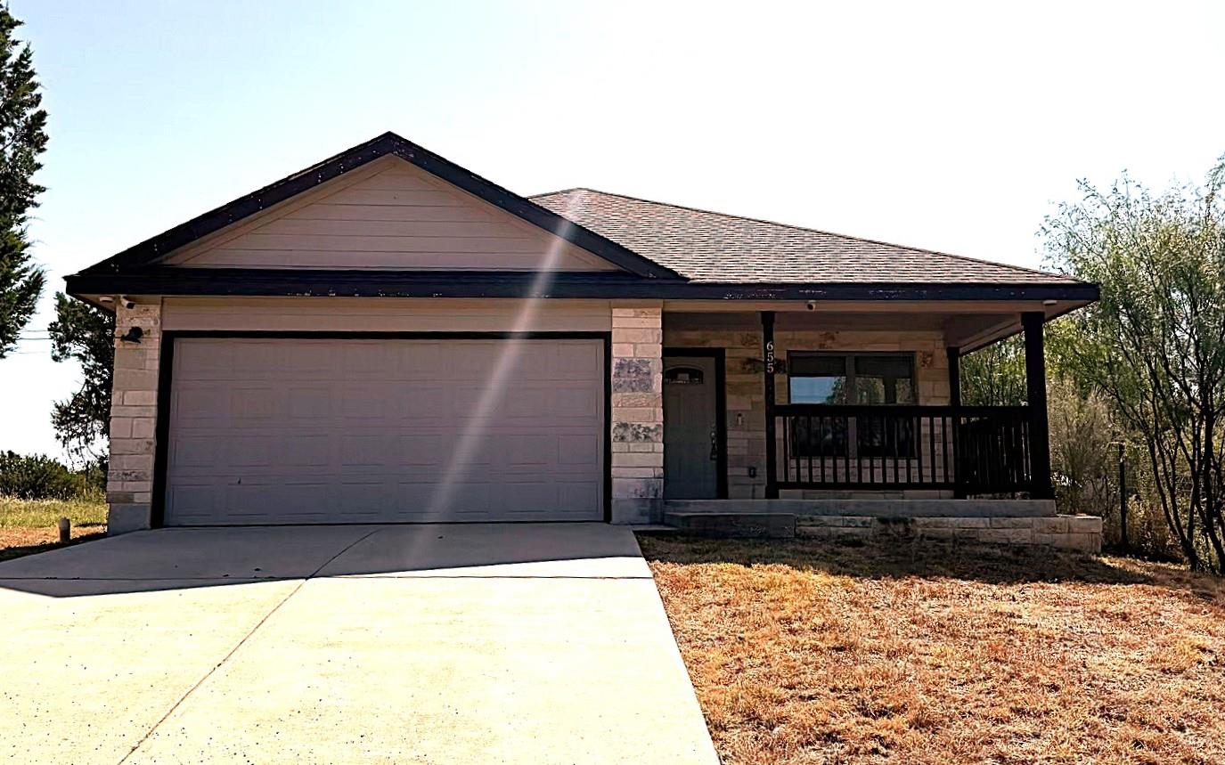 655 Oak Ln, Cottonwood Shores, TX 78657