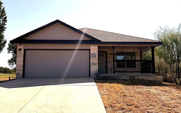 655 Oak Ln, Cottonwood Shores
