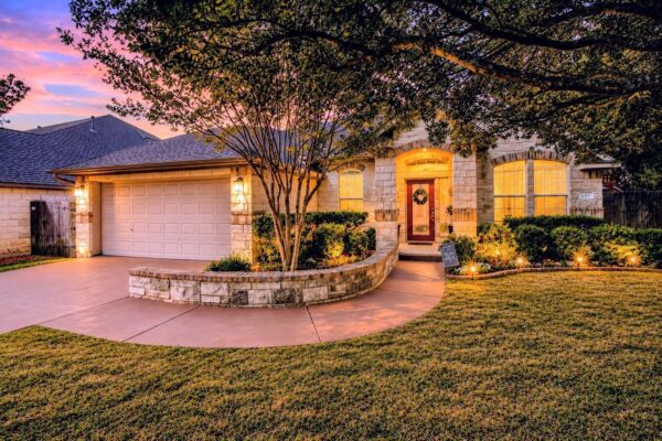 6317 Salcon Cliff Dr, Austin