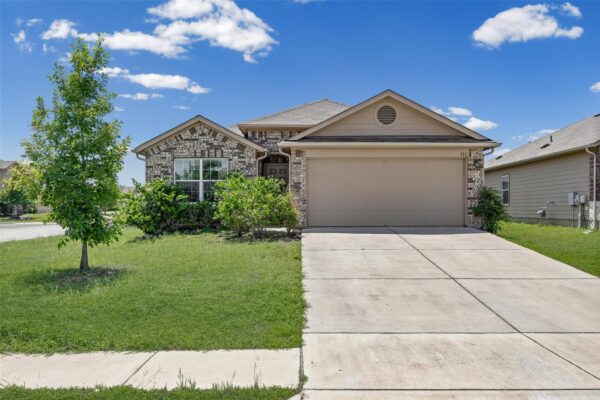 111 Hess Dr, Kyle