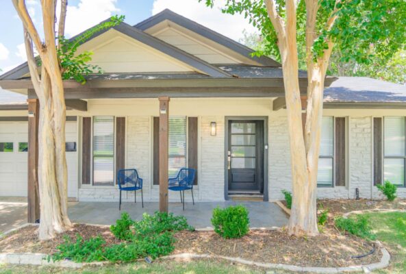 7002 Whispering Oaks Dr, Austin