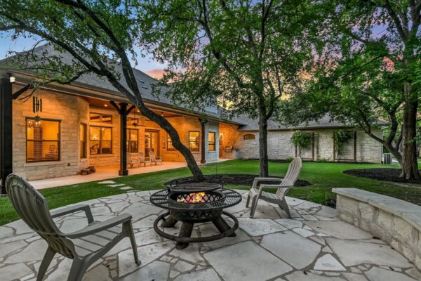 112 Gabriel Vis E, Georgetown