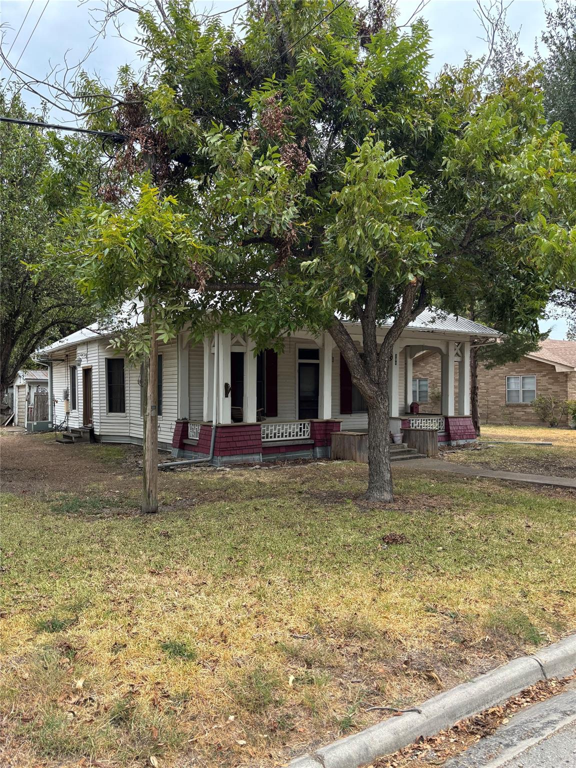 201 S Rio Grande St, Granger, TX 76530
