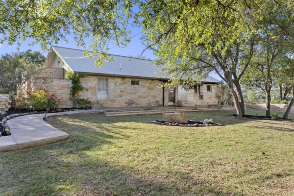 21301 Kathy Ln, Spicewood