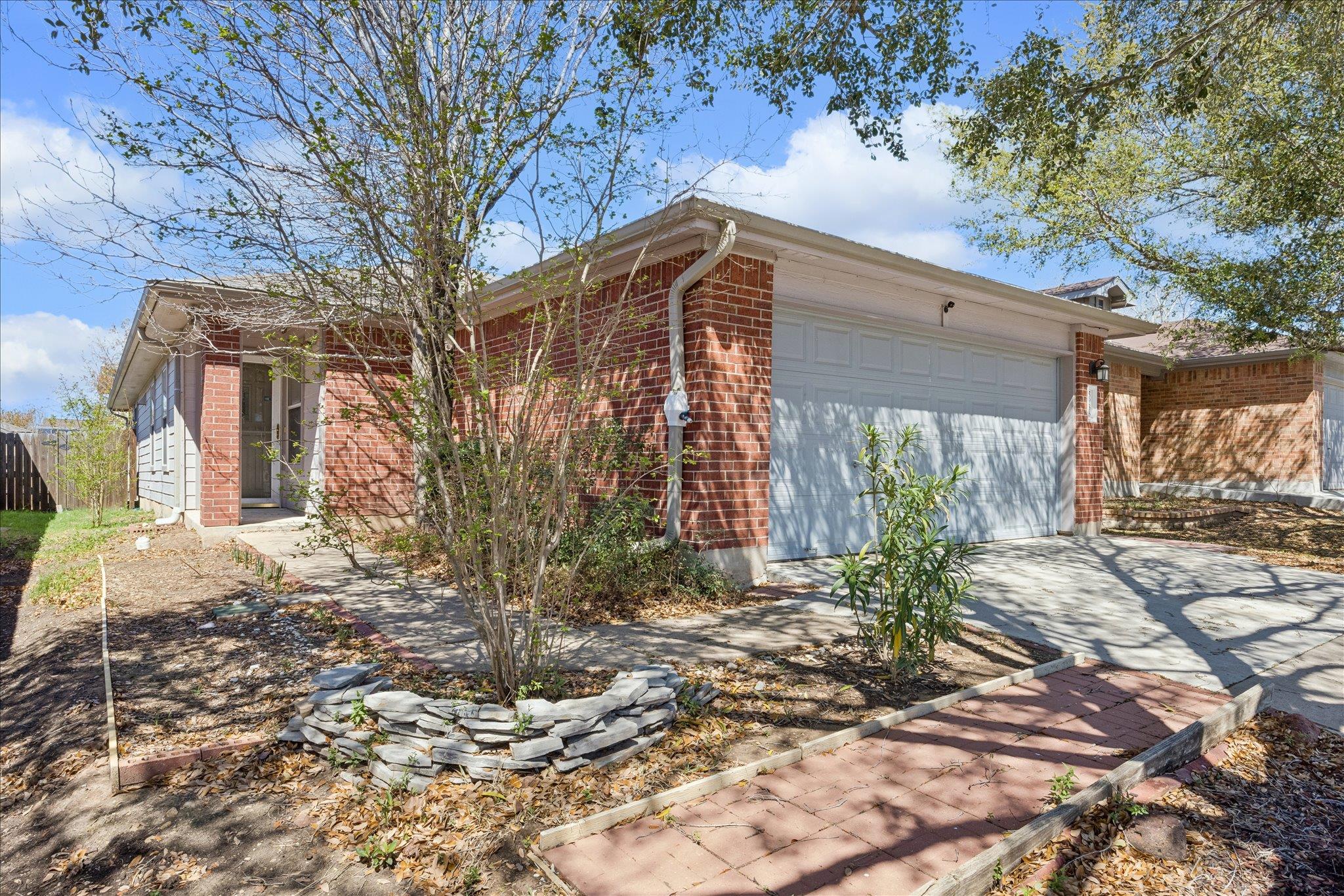 5936 Los Dios Pl, Del Valle, TX 78617