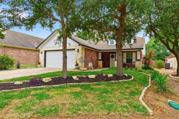 180 Mystic Shadow Ln, Buda
