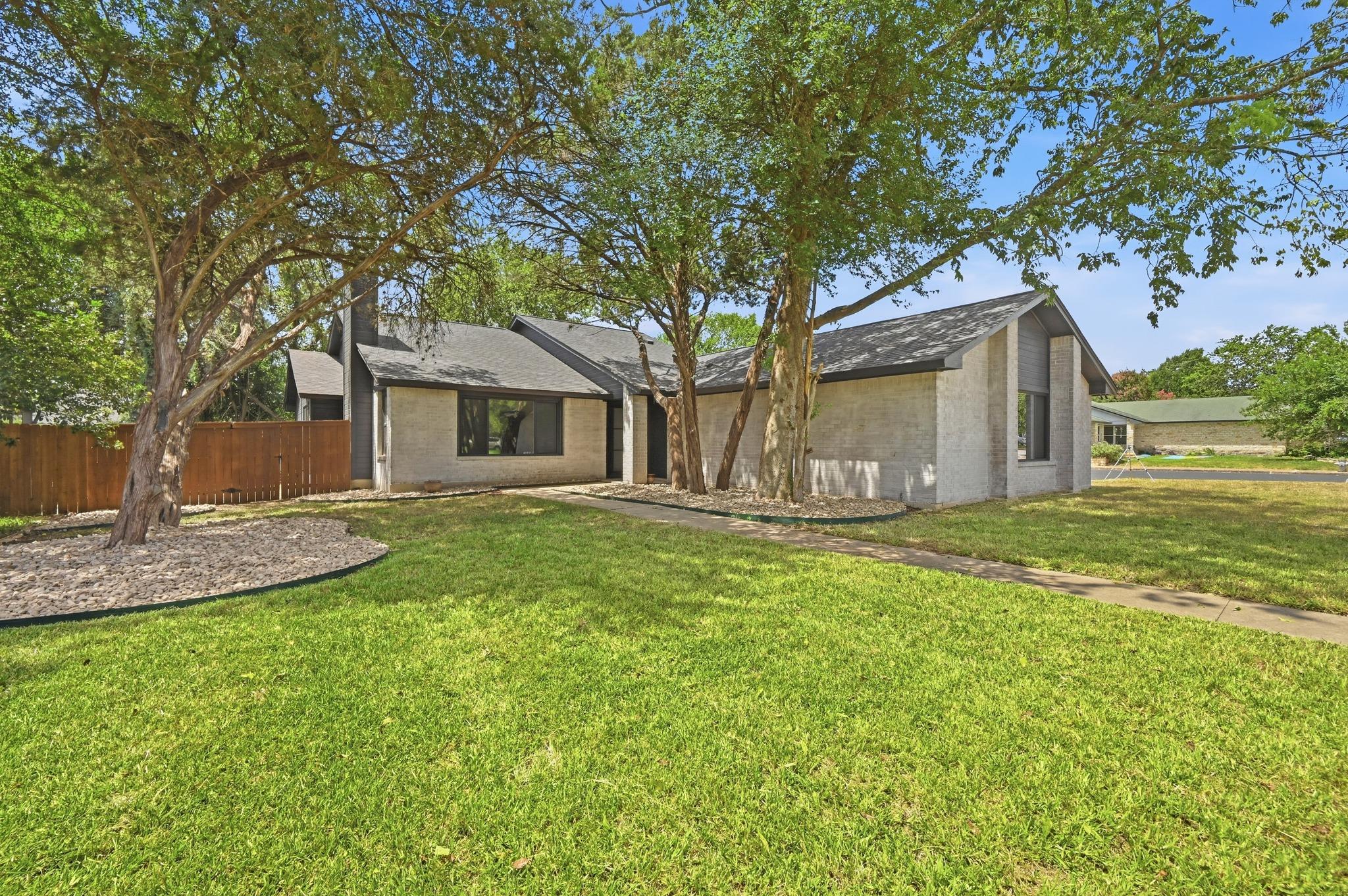 4013 Reynosa Dr, Austin, TX 78739