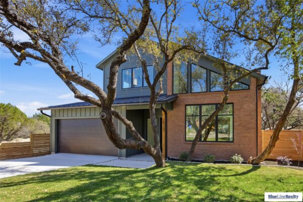18305 Lake Oaks Dr, Jonestown