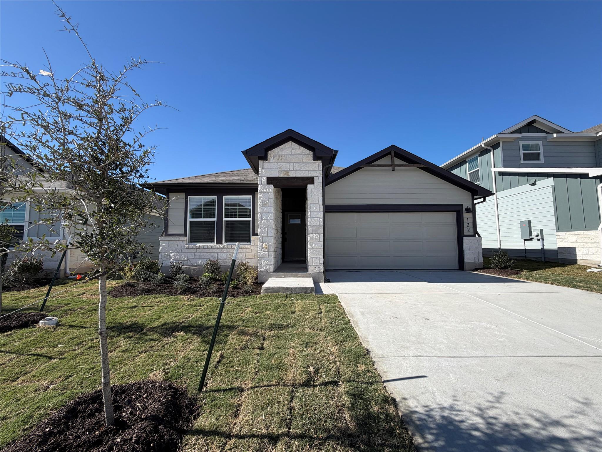 122 Holmby Dr, Hutto