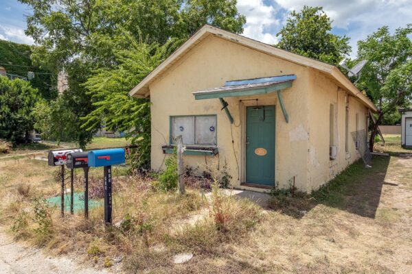 305 E Main St, Florence