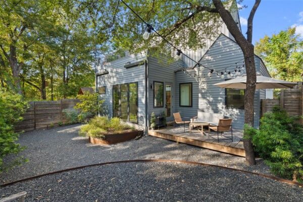 707 E Live Oak St #2, Austin