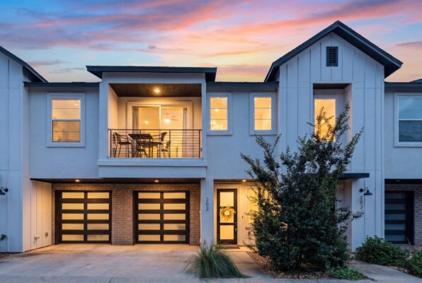 12001 Vista Parke Dr #202, Austin