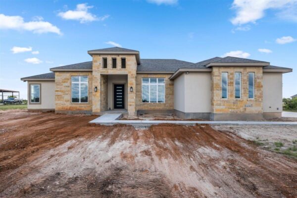 123 Lila Ln, Bertram