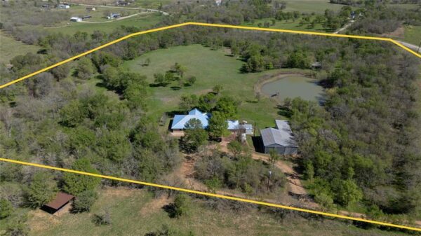 235 Mesquite Dr, Cedar Creek