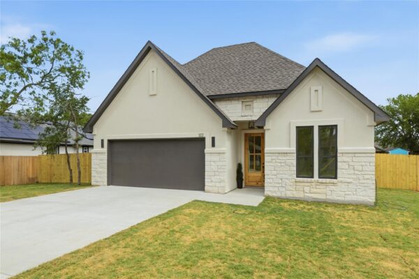 122 W Pauwela Ln, Bastrop