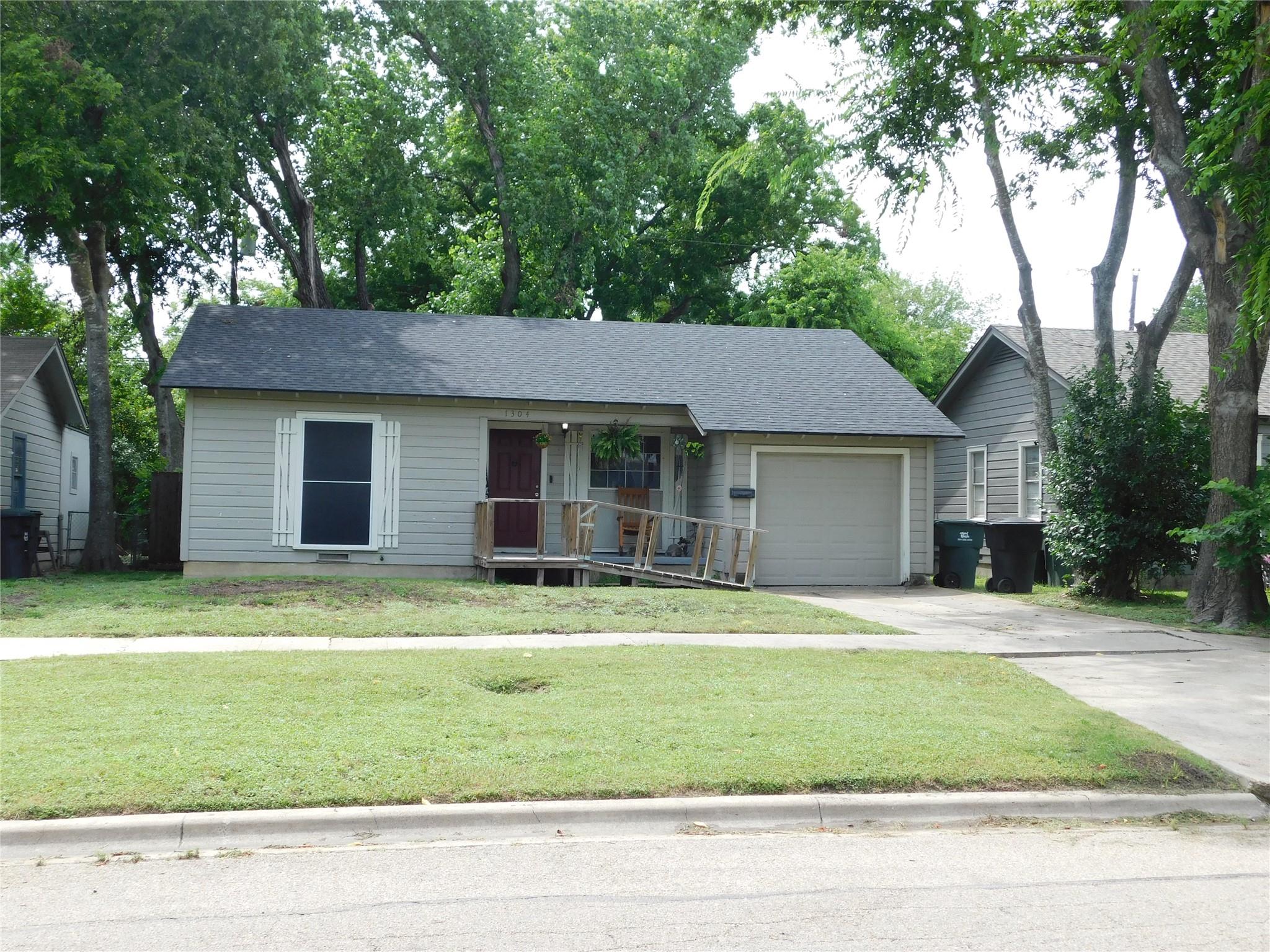 1304 S 19th St S, Temple, TX 76504
