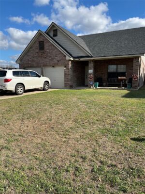1393 Woodlands Dr, Kyle