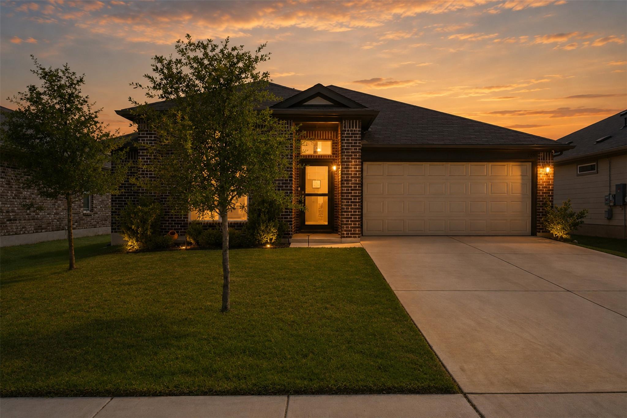 206 Canadian River Trl, Hutto, TX 78634