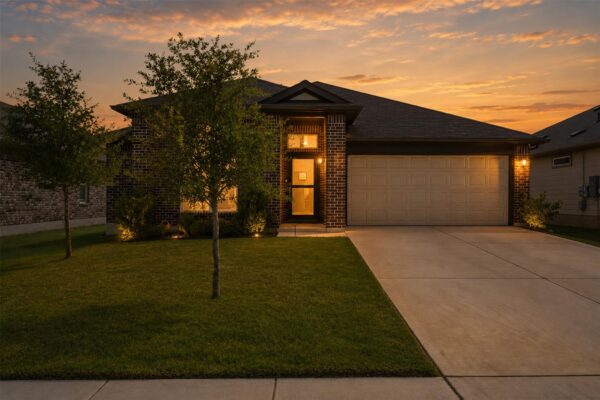 206 Canadian River Trl, Hutto