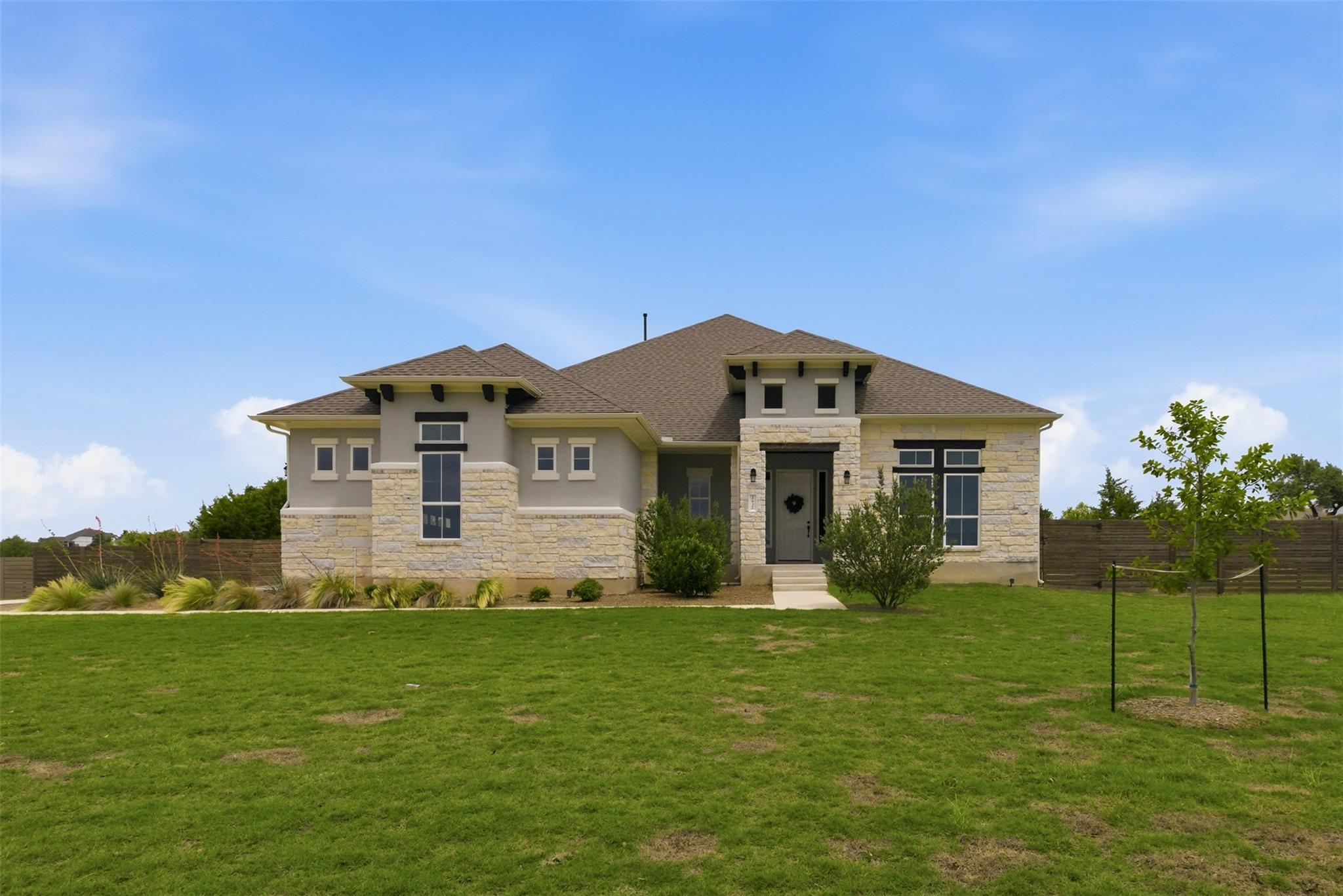 1937 Halflinger Ln, Leander