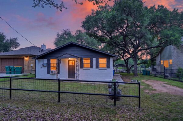 405 Robin Hood Ln, Granite Shoals