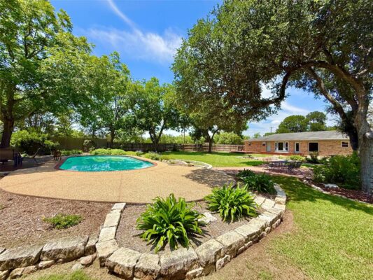 11613 Sunset Dr, Austin