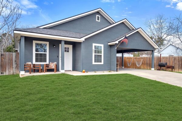 602 S Pierce St, Burnet