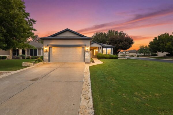 202 Palmetto Dr, Georgetown